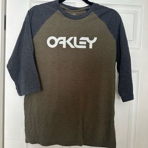 Three-quarter sleeve tee